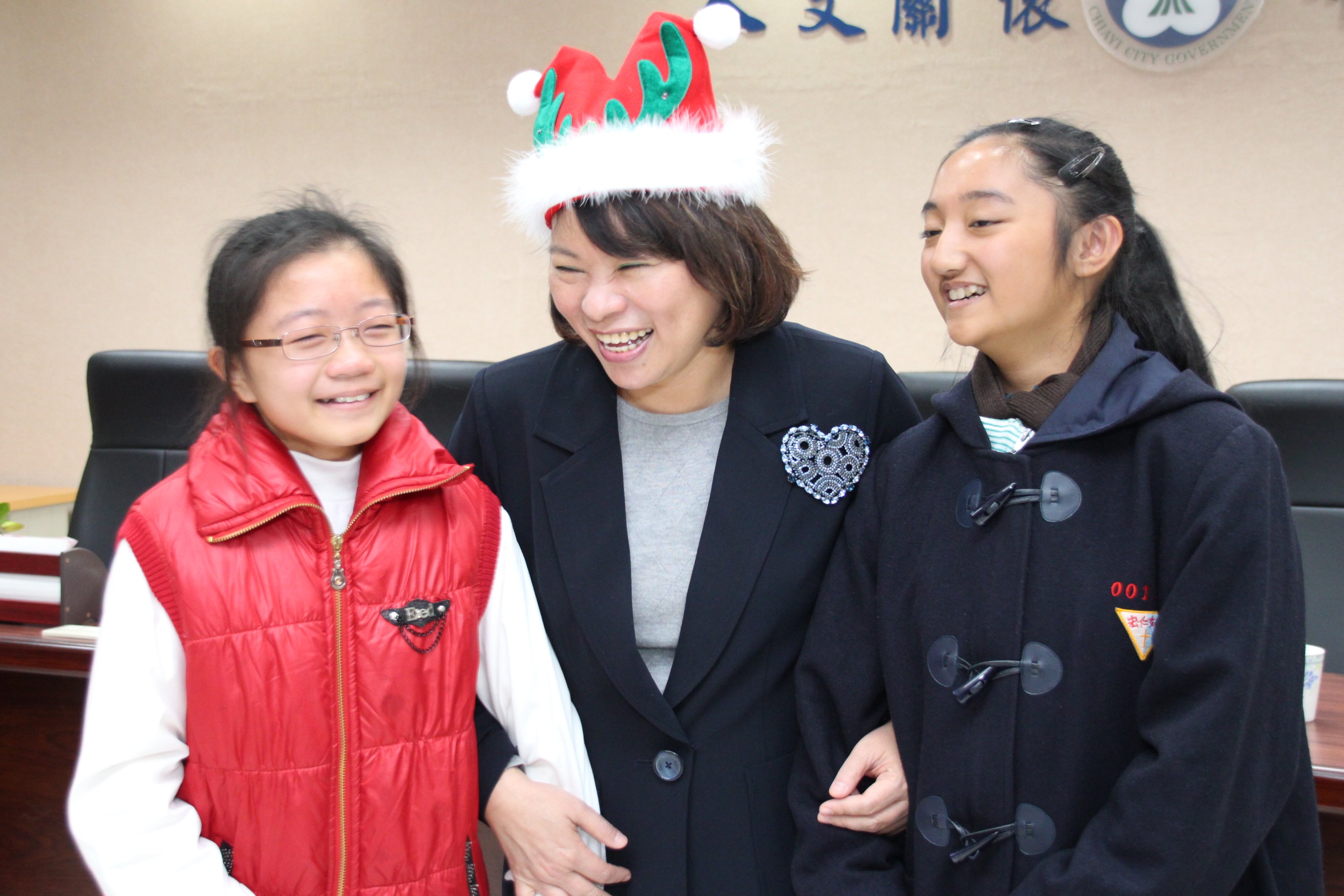 黃市長嘉勉全國語文競賽獲獎選手及「台灣平民英雄」宣信國小莊春貴老師