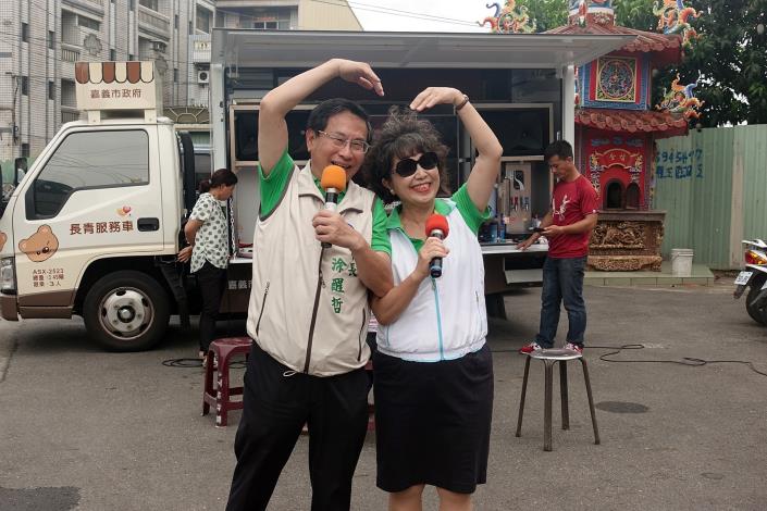市長及夫人唱歌_180617121218.jpg