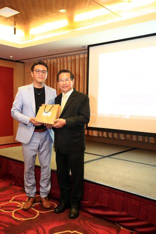 涂市長與台灣特色飯店聯盟總召胡志鈞(公版)_180628111648.jpg