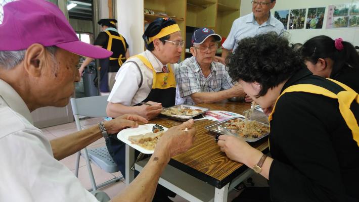 市長與夫人與長者共餐2_180630132501.jpg