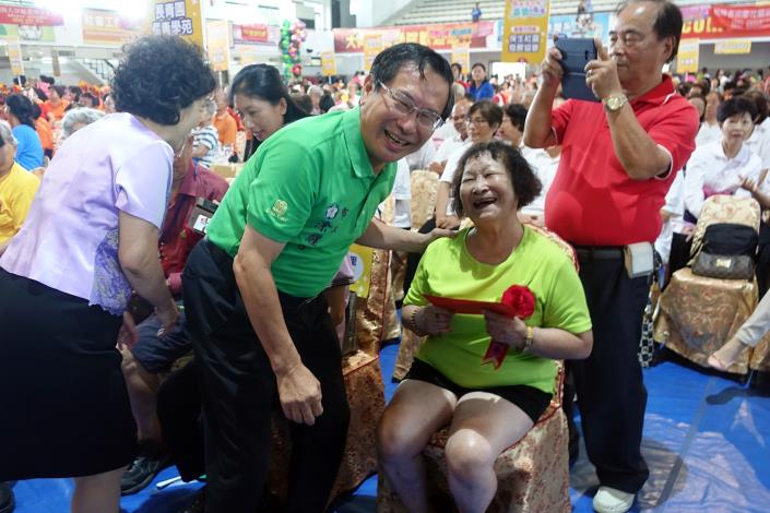 市長頒發長壽獎2_180701105215.jpg