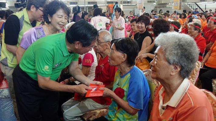 市長頒發長壽獎3_180701105358.jpg