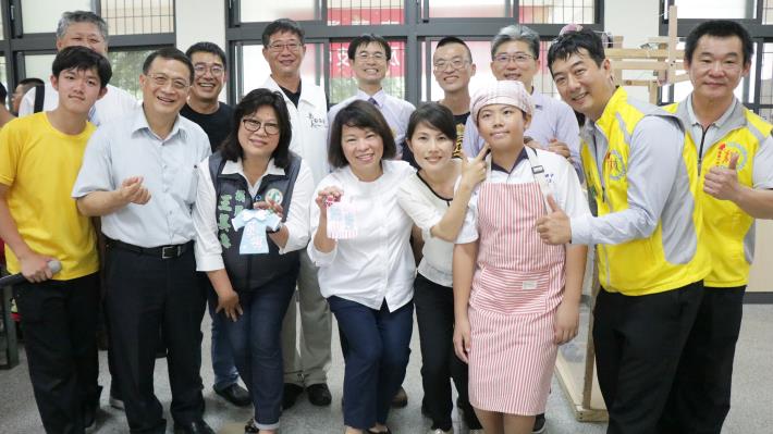 「另類升降－阿母有衣套」大合照_190527201921.jpg
