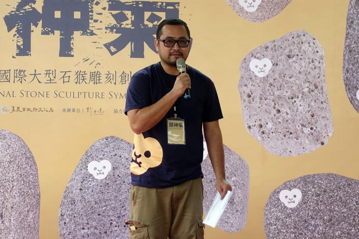 6策展人張書瑋.JPG