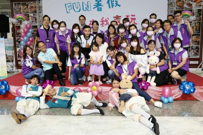 4合照2.JPG