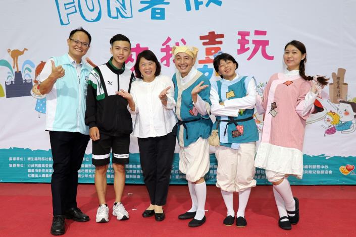 3合照1.JPG