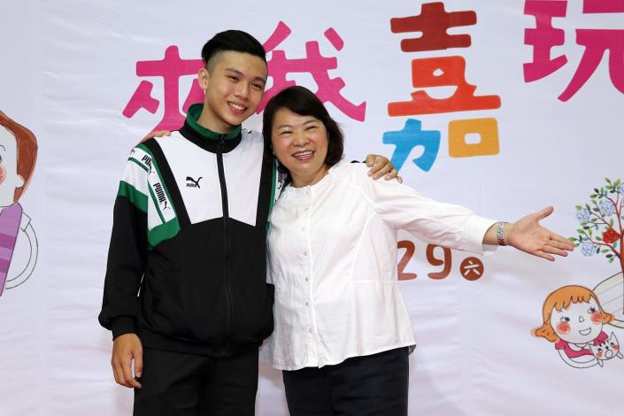 2市長與朱睿鈞.JPG