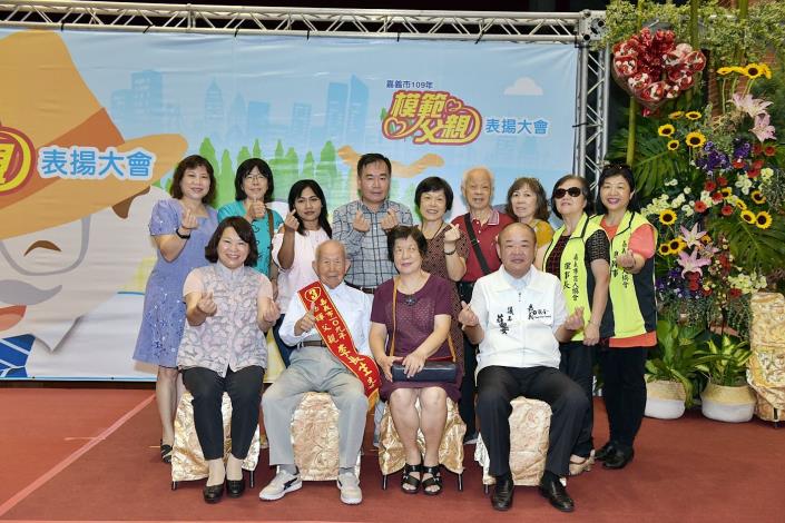 A4慈暉父親合照3.JPG