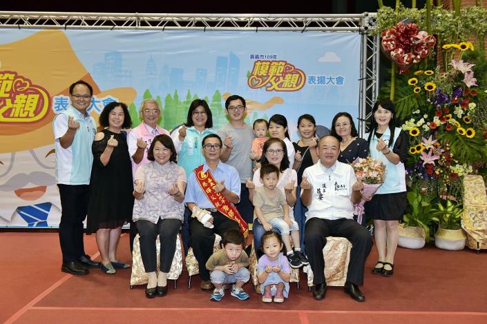 A4慈暉父親合照4.JPG