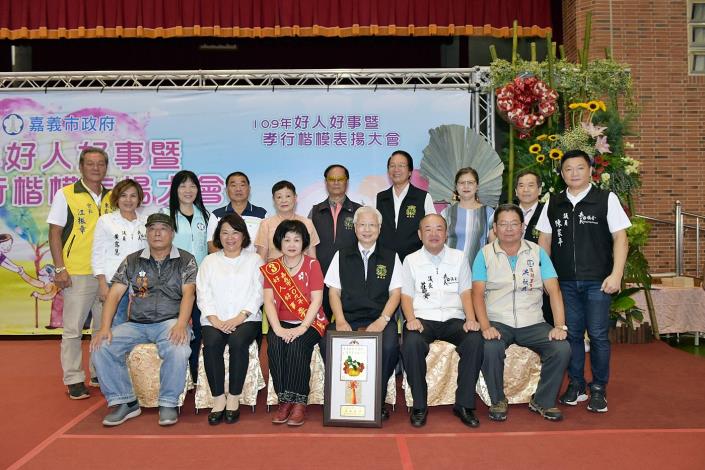 A3好人好事合照3.JPG
