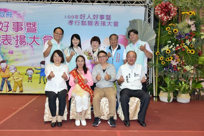 A3好人好事合照7.JPG