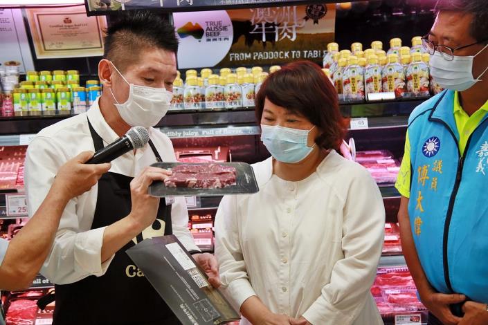 E家樂福店長解釋牛肉標示.JPG