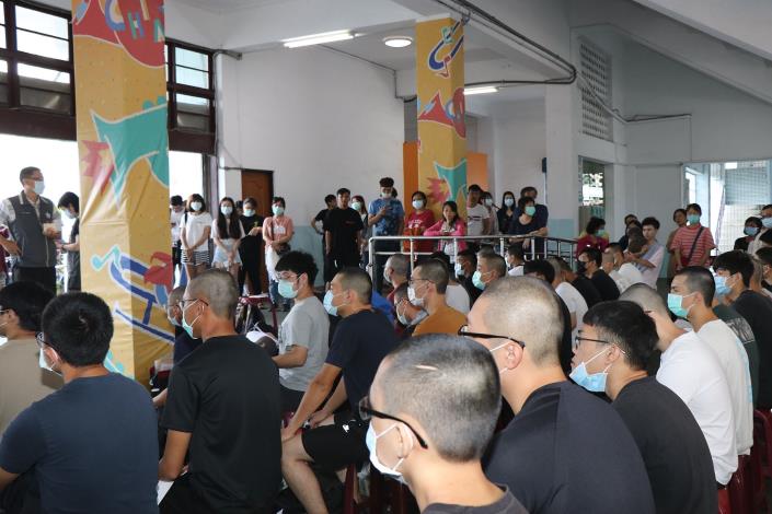 6 家長為役男加油打氣.JPG