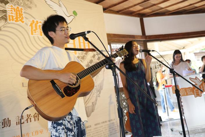 16 表演.JPG