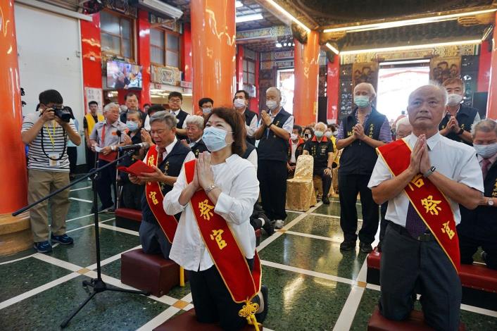 0_3黃敏惠市長擔任主祭官(於九華山地藏庵).JPG