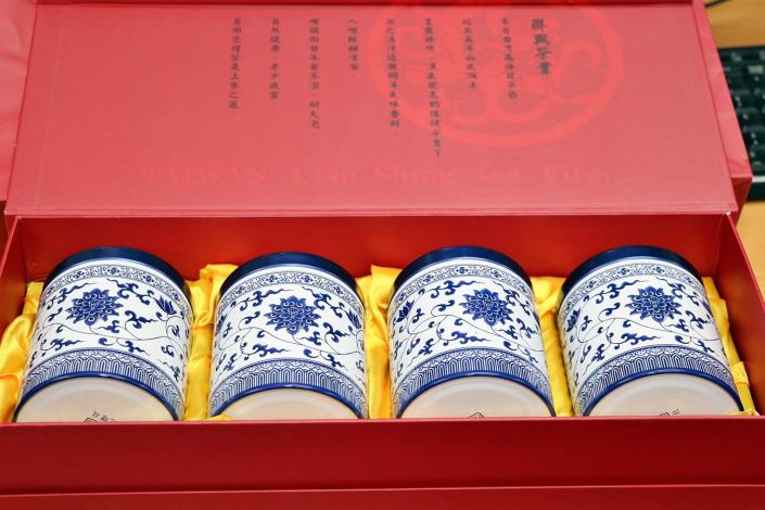 0_嘉義品牌聯興茶葉瓷器外型的茶葉罐只於昇恆昌販售 2.JPG