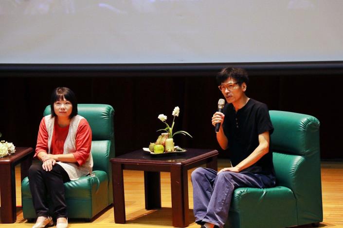 0FB2映後座談會2 (左為賴麗君導演  右為彭家如導演).JPG