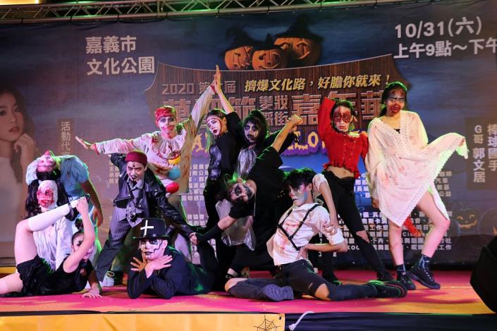 表演2.JPG