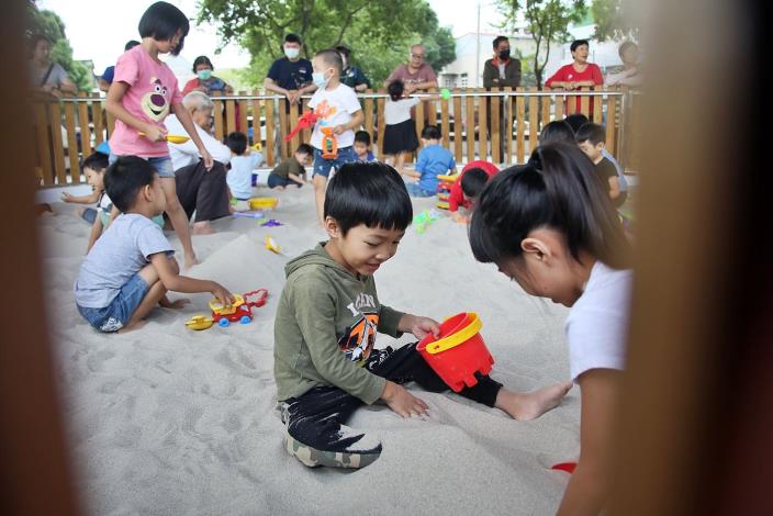 B 番仔溝公園 全齡遊戲場開放 (18).JPG