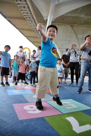 B 番仔溝公園 全齡遊戲場開放 (9).JPG