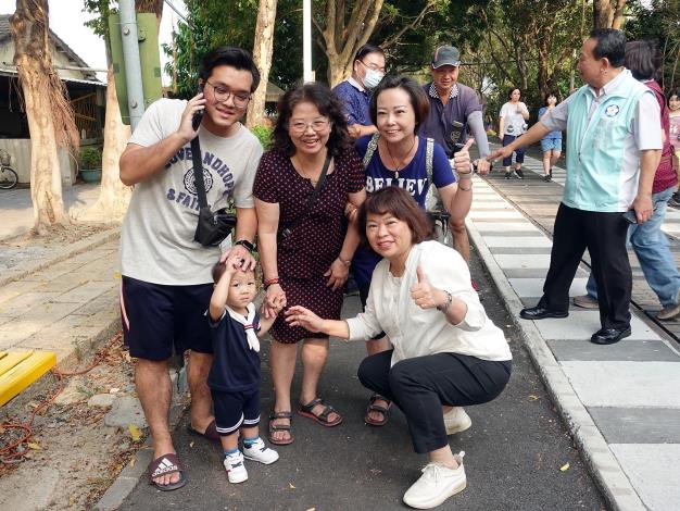 合照4.JPG