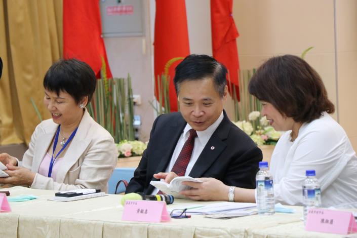 03_黃敏惠市長與建研會總會理事長郭國聖.JPG