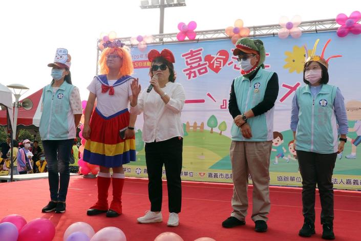 B_局處首長也變裝.JPG