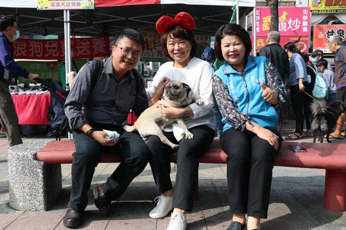 市長與狗狗合照.JPG