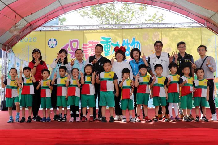 市長與幼童.JPG