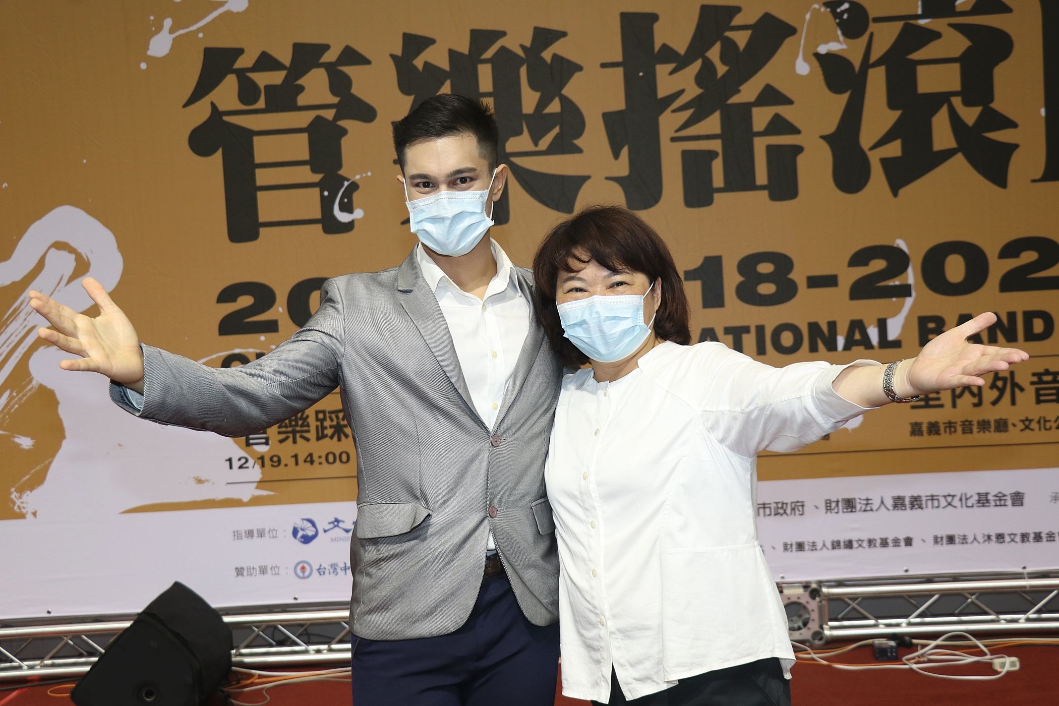3 市長與史博威.JPG
