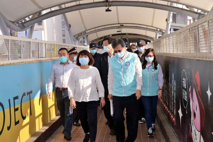 0_黃敏惠市長視察春節疏運及防疫情形2.JPG
