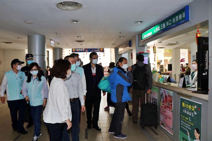 0_黃敏惠市長視察春節疏運及防疫情形4.JPG