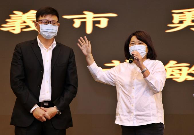 0_左為可口味企業董事長吳旻融.JPG