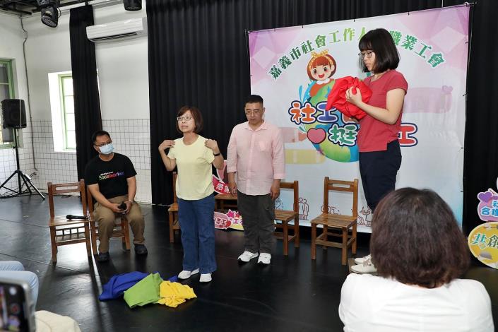 1100402 社工日挺社工 _社工工會以表演表達訴求.JPG