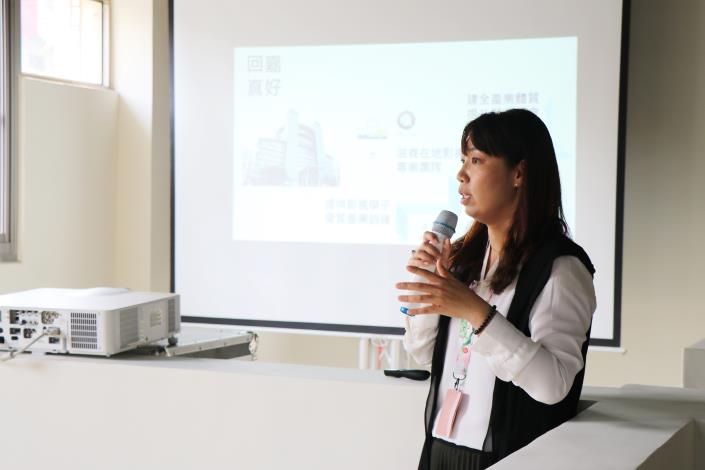 0_市府文化局長盧怡君解釋，定位嘉菸為「文化內容夢工廠」，將以影視音、動漫、電競、動畫等四大產業(不受地理限制)為核心.JPG