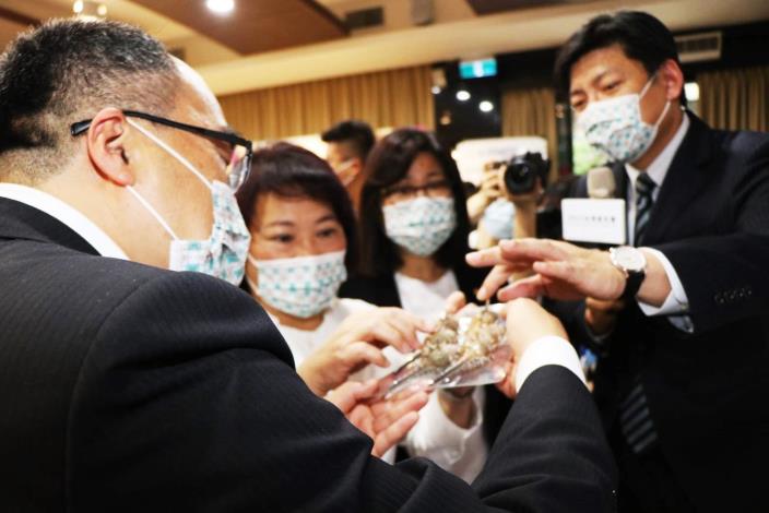 0_並陸續增加引入資源的廠商，像是好瓜造智慧農場、大鼎冷鏈公司、遠東機械、康匠、林聰明沙鍋魚頭等業者。(照片為大鼎)