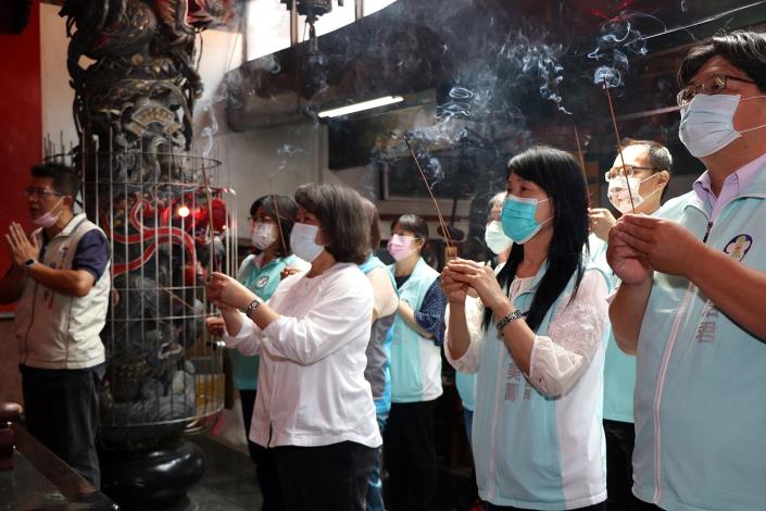 玄天上帝廟參拜.JPG