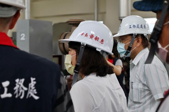 A黃敏惠市長視察後湖抽水站 (9).JPG