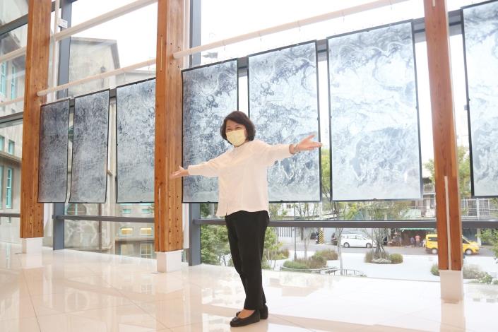 0_黃敏惠市長參觀 「由林成森」特展 (7).JPG