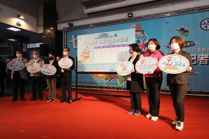 0LINE_大合照 (2).JPG