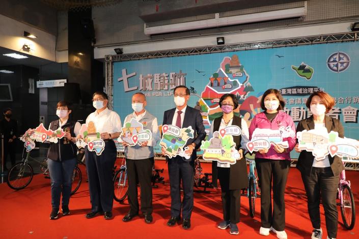 0LINE_大合照.JPG