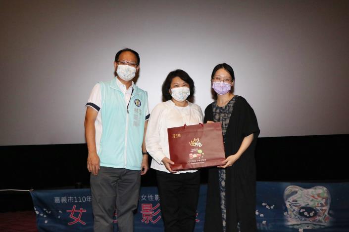 0_市長與無家女孩導演戴薇.JPG