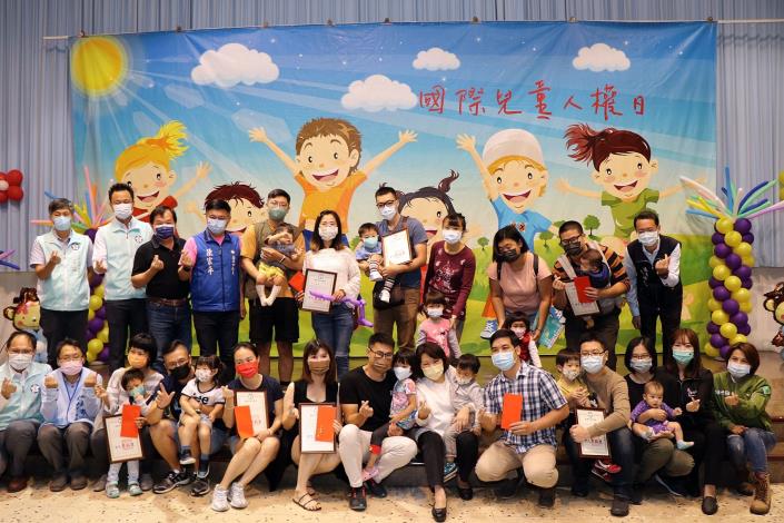 居家男神好夥伴·有man照顧者攝影比賽得獎者合照.JPG