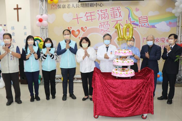 4 唱生日快樂歌.JPG