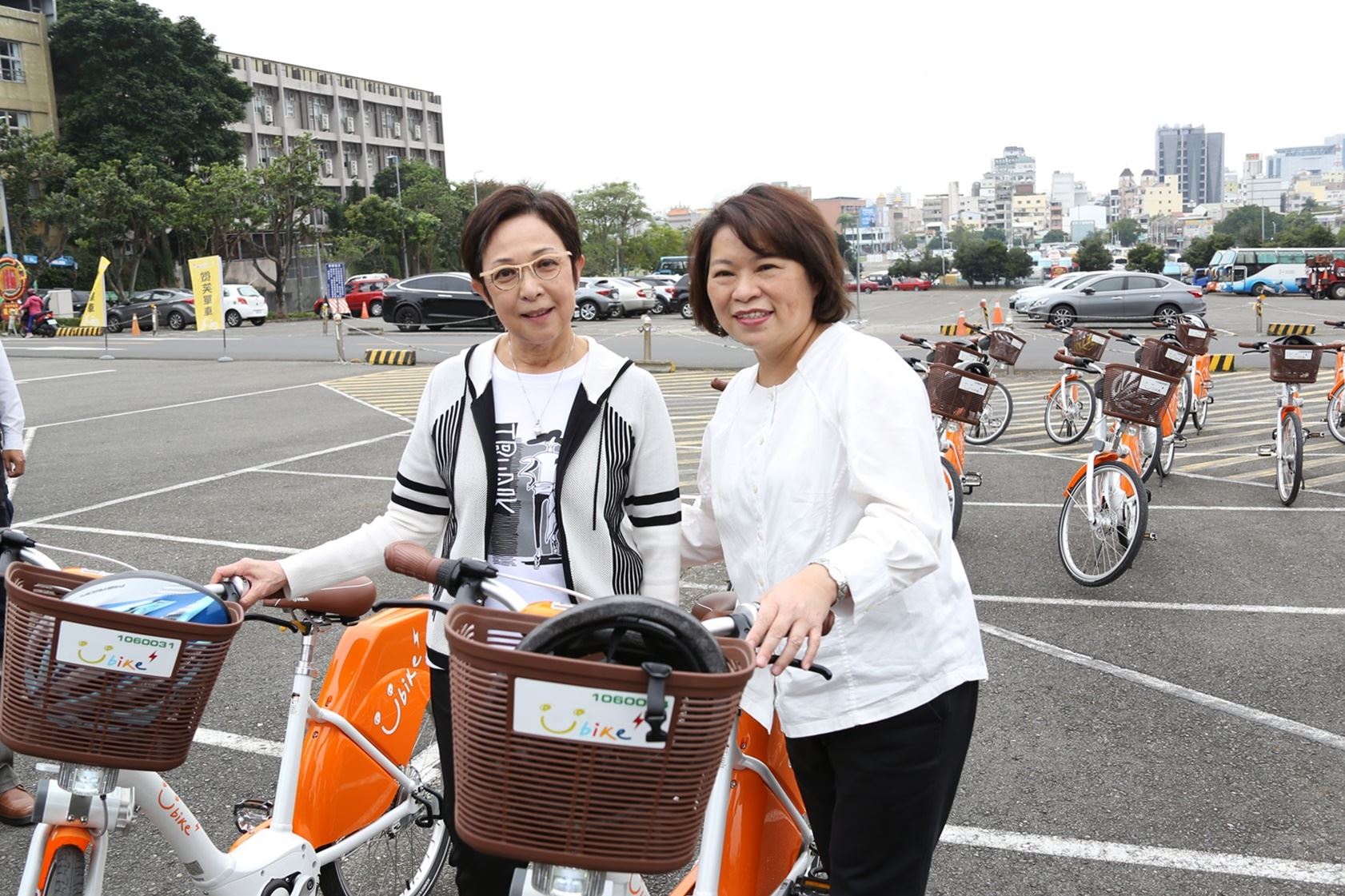 0_黃敏惠市長(右)與劉麗珠董事長(左).JPG