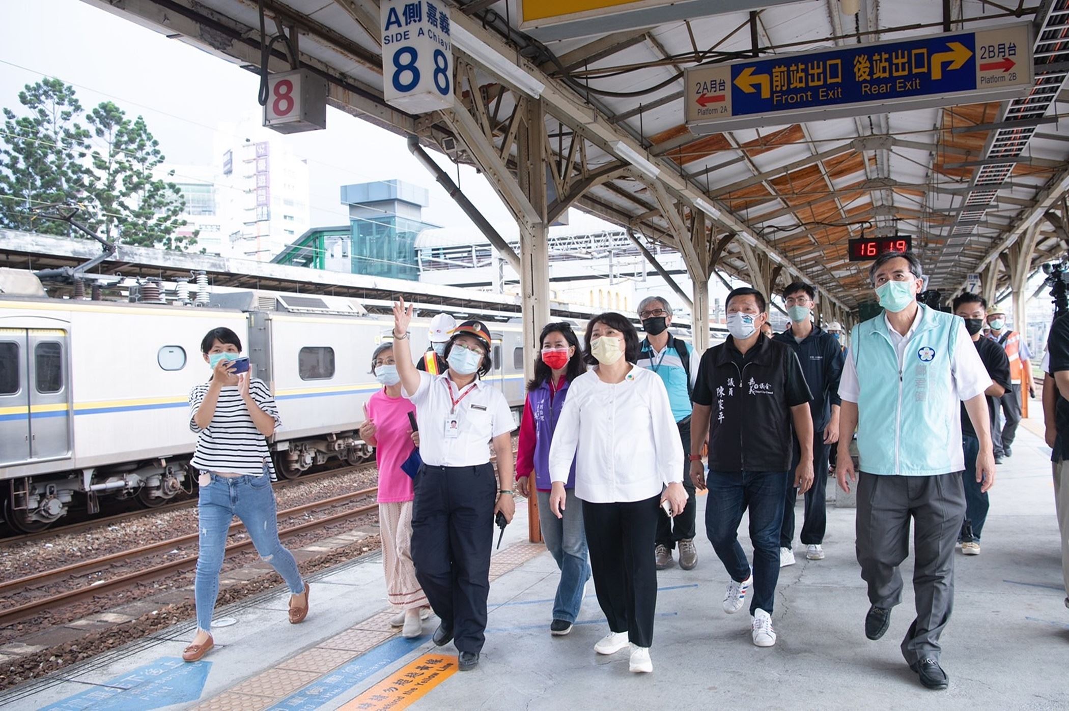 0 黃敏惠市長視察旅客改道動線 (1)