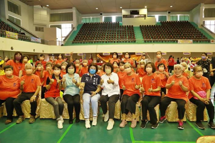 1110915_嘉寶趴踢秀 (17).JPG