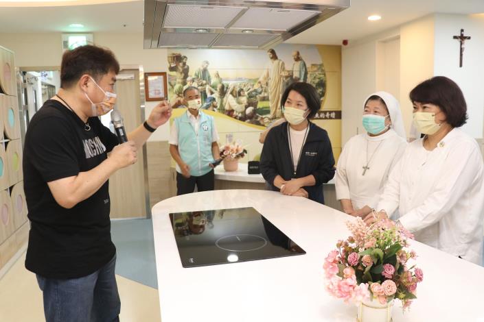 0 黎世宏執行長介紹智慧廚房 (2).JPG