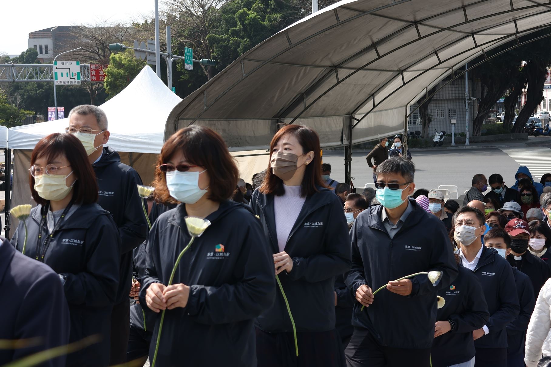 0 市府團隊獻花致意