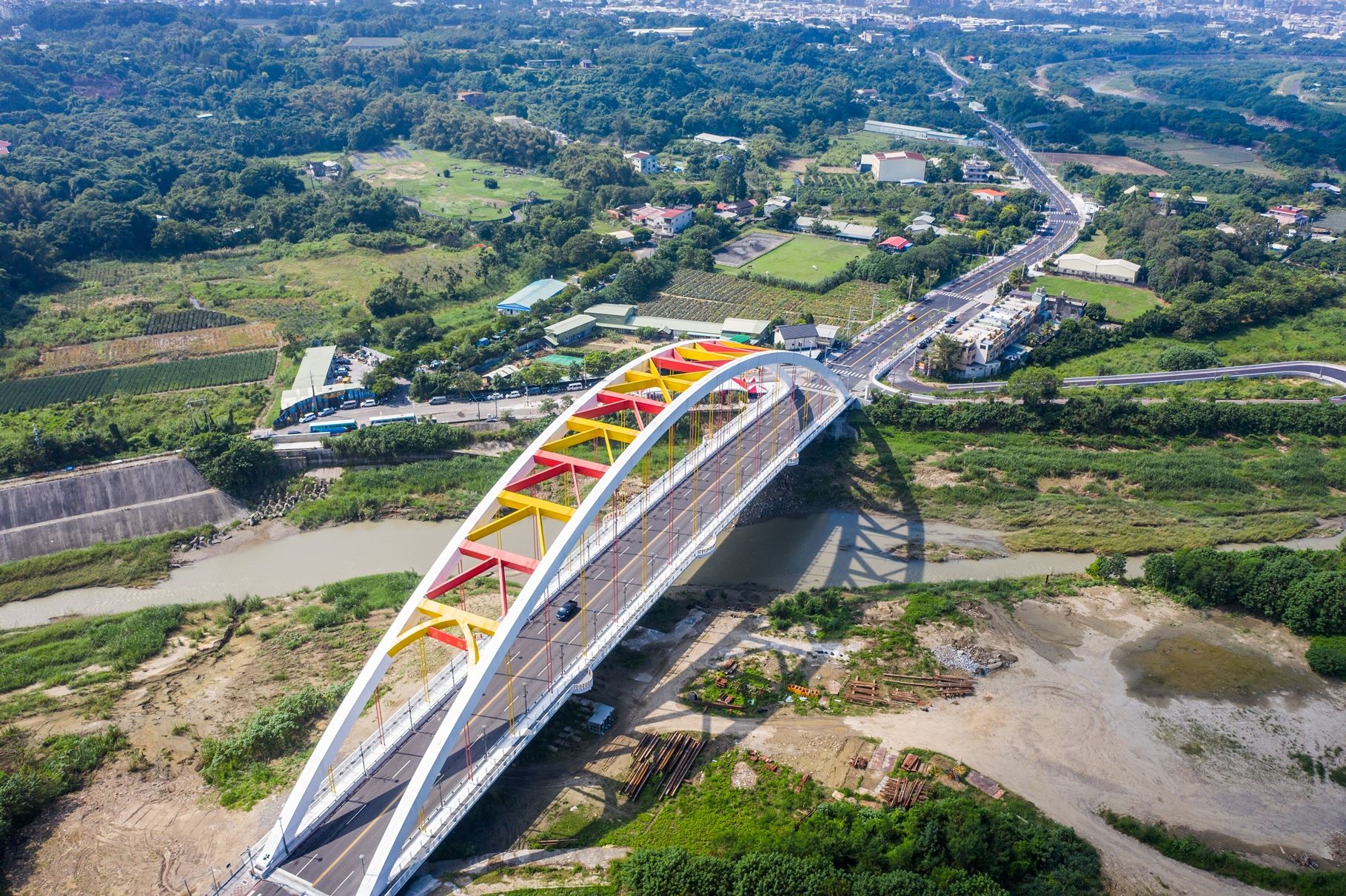 0 0 改建後的盧山橋壯觀亮眼 (2)
